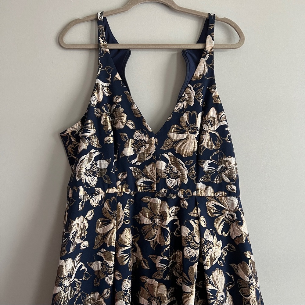 Badgley Mischka Floral Jacquard dress - Picture 7 of 10